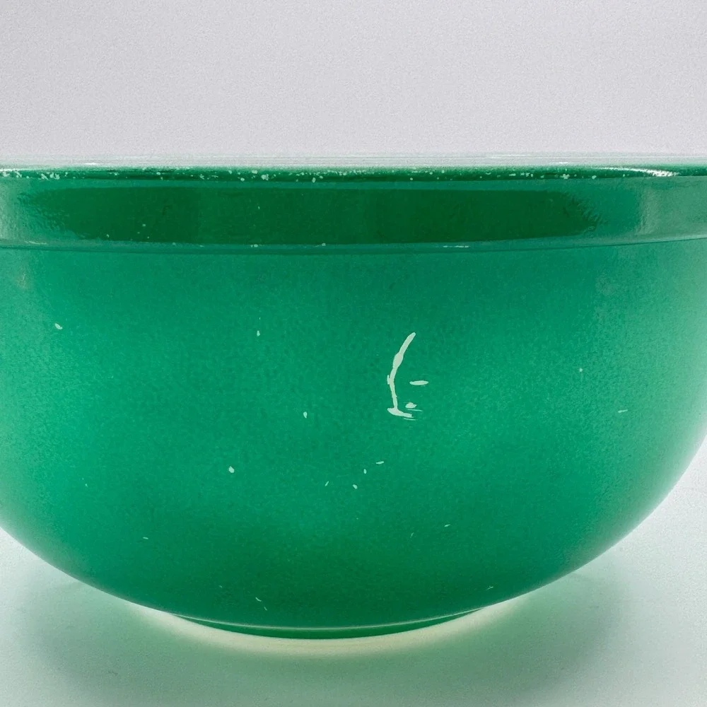 Pyrex Primary Colors Mixing Bowl 403 Green 2.5 Qt White Interior Vintage USA